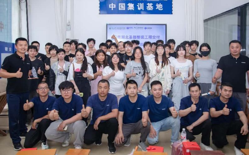 學(xué)院與貝殼集團(tuán)聯(lián)合開展學(xué)生專業(yè)技能考核照片（3）.png